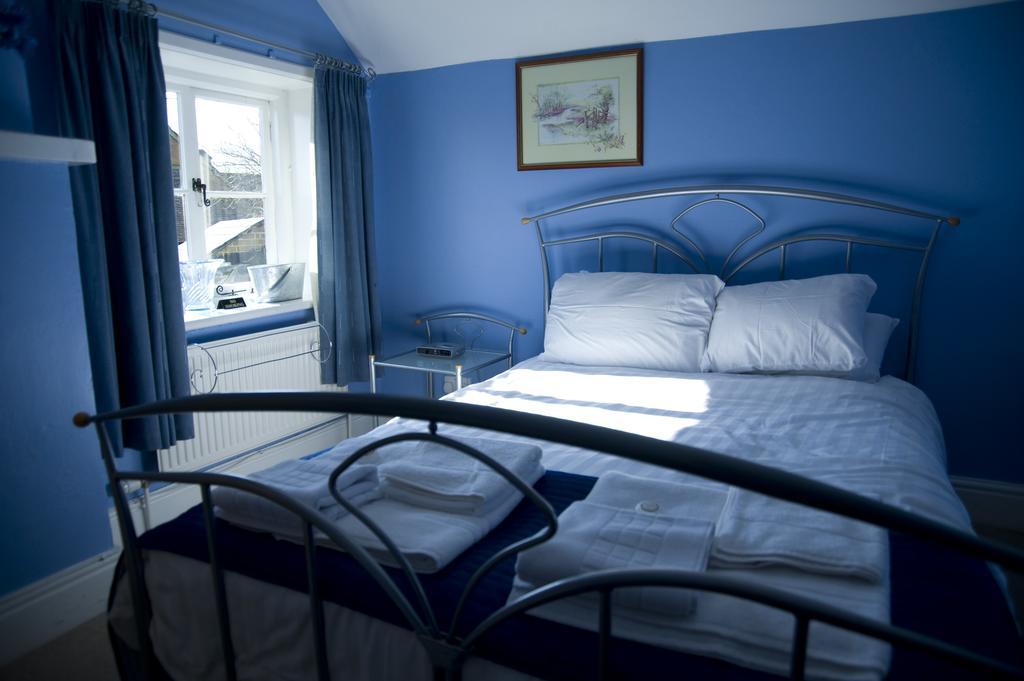 The Three Horseshoes Hotel Alton  Habitación foto